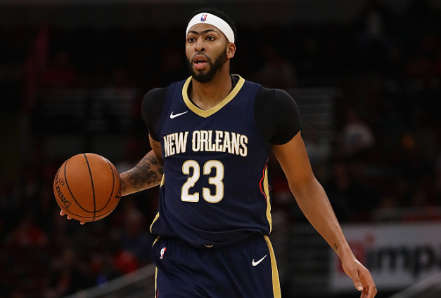 举双臂跃起 举双臂跃起