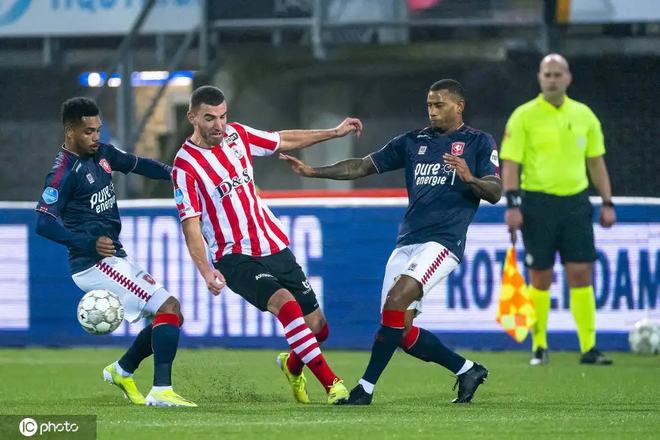 留守沙特！本泽马与吉达联合续约1年 上赛季独造34球